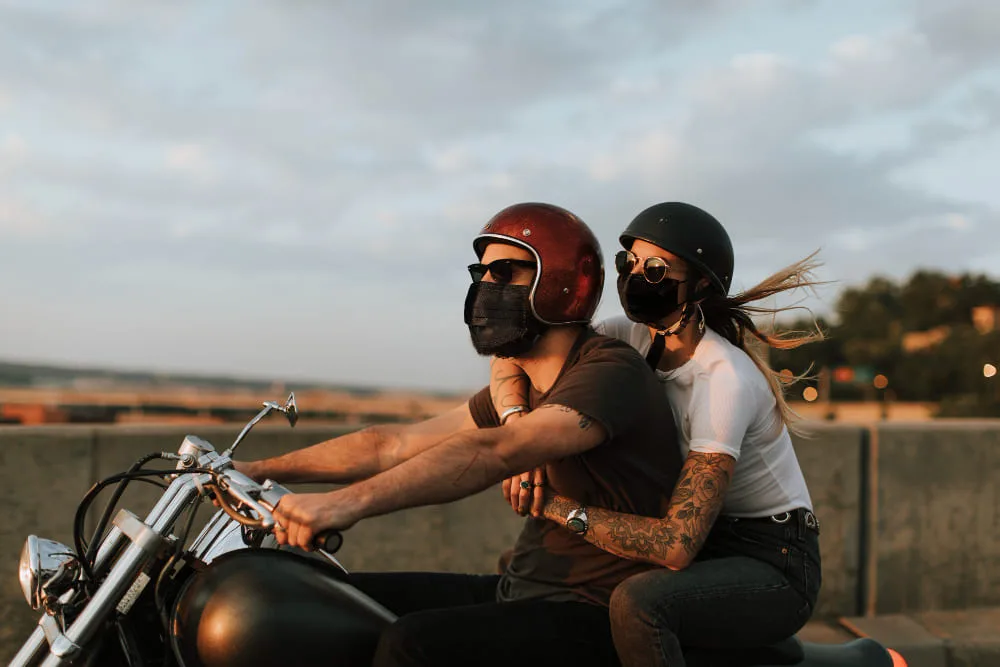 Pinsy dla kierowców motocykli
